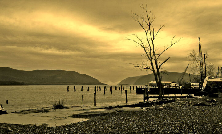 SEPIA HUDSON RIVER