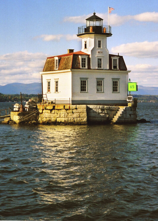 ROUNDOUT LIGHTHOUSE